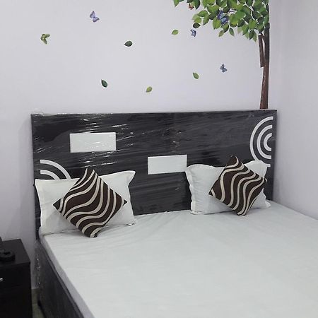 Oyo Rajdhani Guest House Фаридабад Екстериор снимка