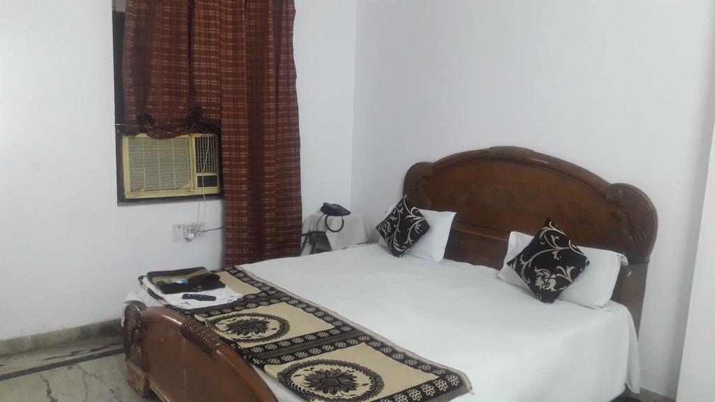 Oyo Rajdhani Guest House Фаридабад Екстериор снимка