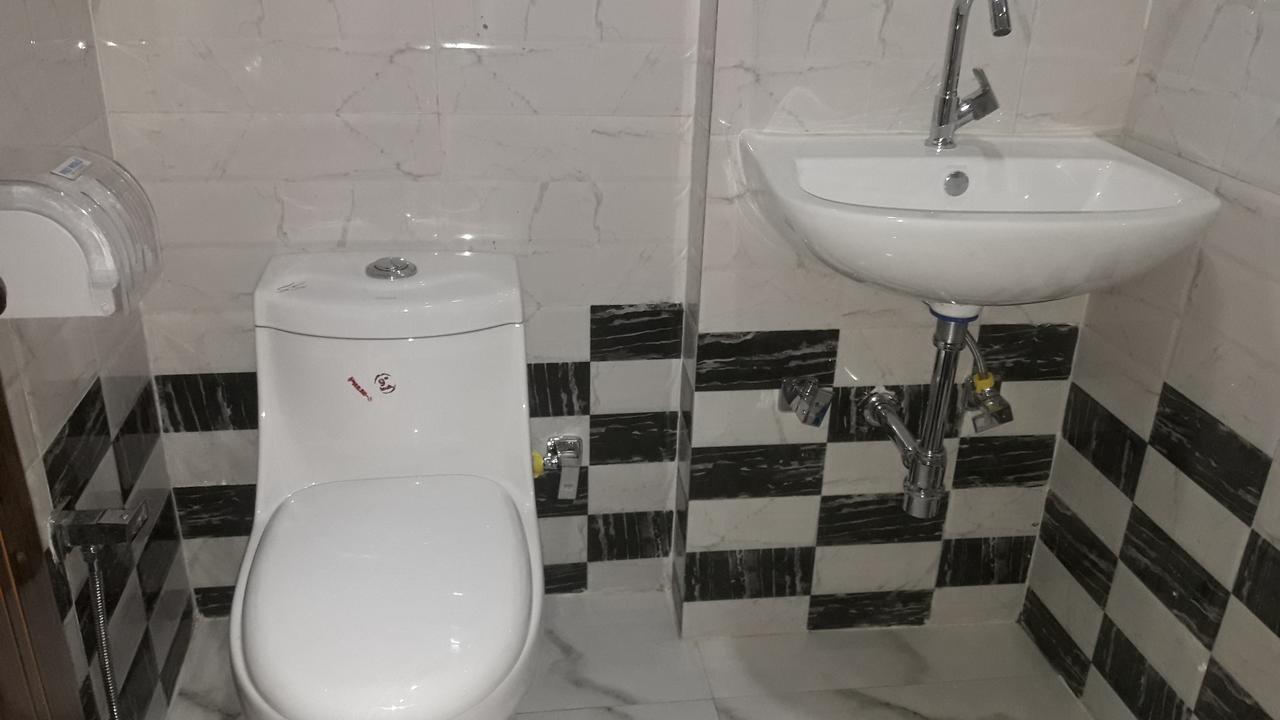 Oyo Rajdhani Guest House Фаридабад Екстериор снимка