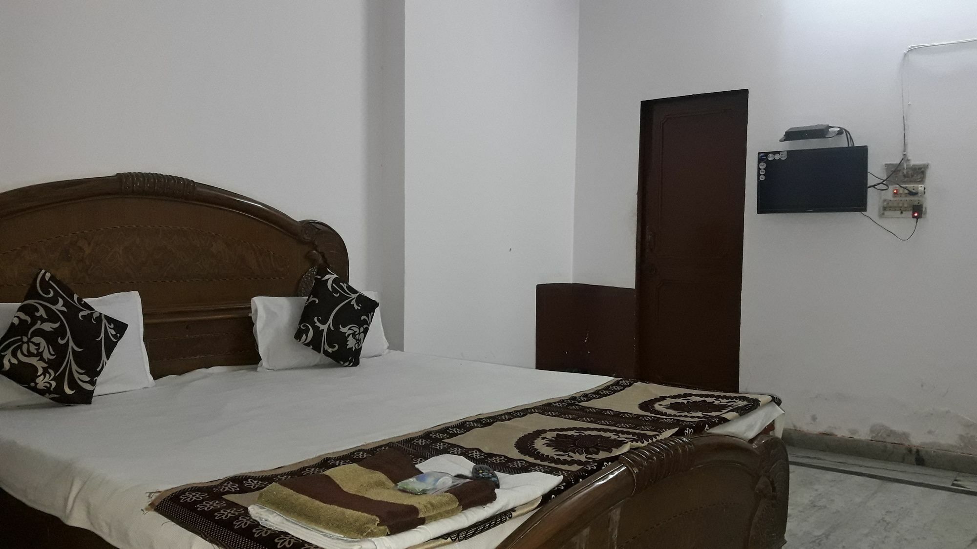 Oyo Rajdhani Guest House Фаридабад Екстериор снимка