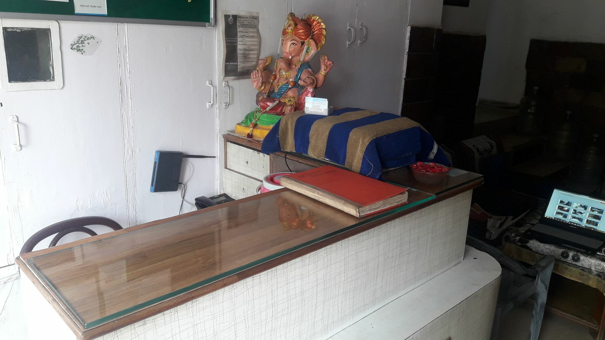 Oyo Rajdhani Guest House Фаридабад Екстериор снимка
